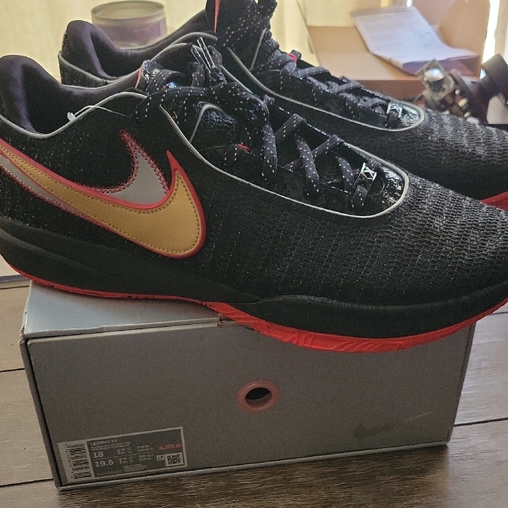 Lebron XX Size 18 Red/black
